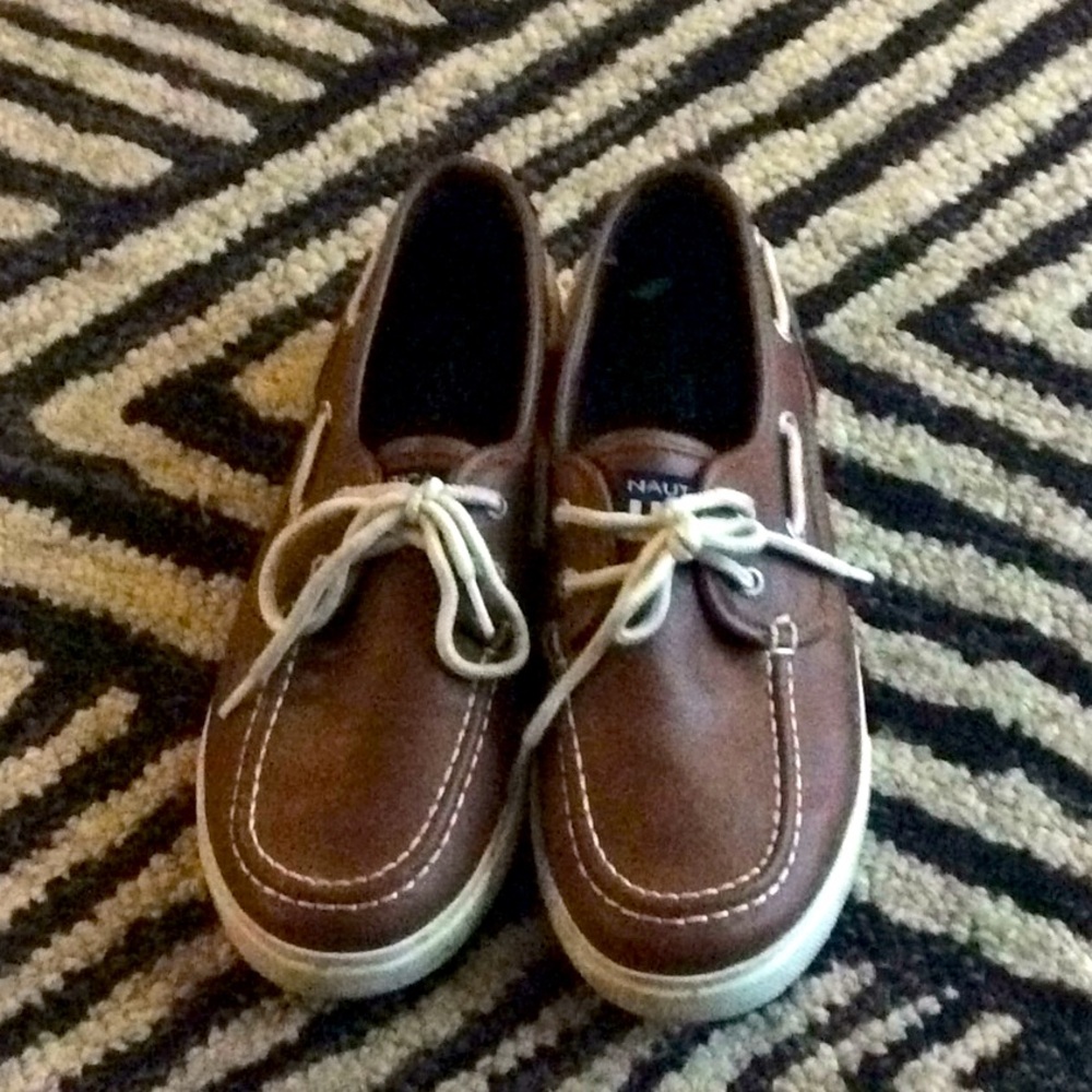 Men’s Nautica loafers brown lightly used